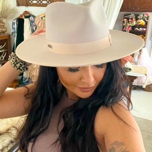 Gigi Pip Monroe Rancher nude Small